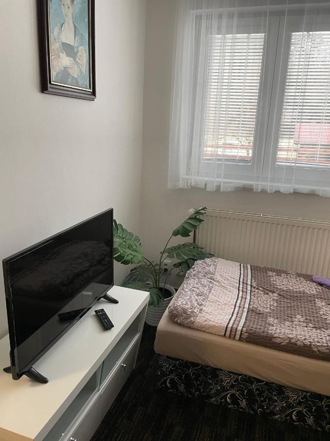 Cetnicka Stanice Hluboka Hluboká nad Vltavou Eksteriør billede